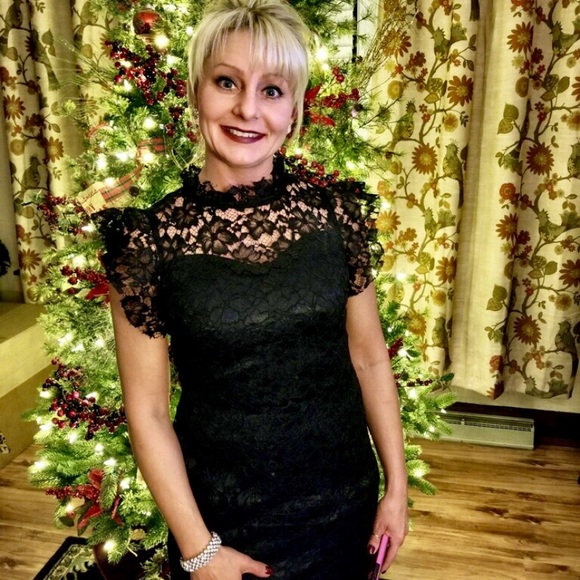 Absolutely Beautiful Party Dress🖤 size 4,worn 1x - Picture 1 of 4